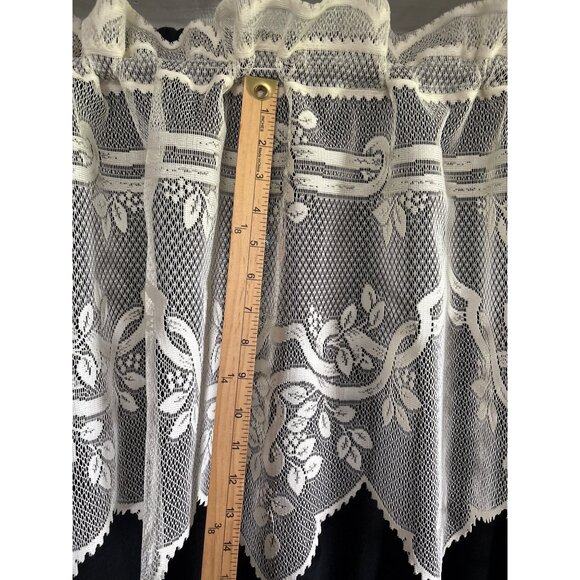 Heritage Lace Cream Valance 19"L x 64"W - Picture 7 of 11